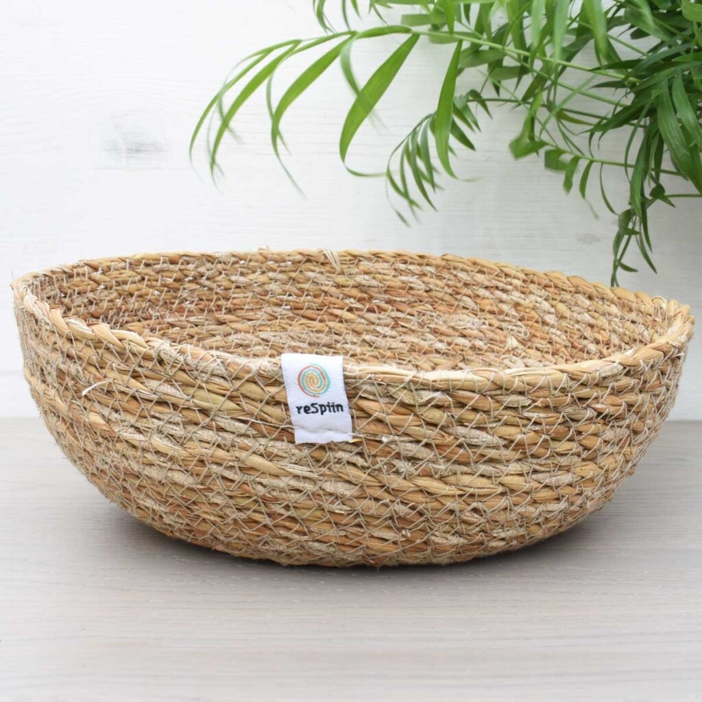 ReSpiin Shallow Natural Seagrass Storage Basket Medium