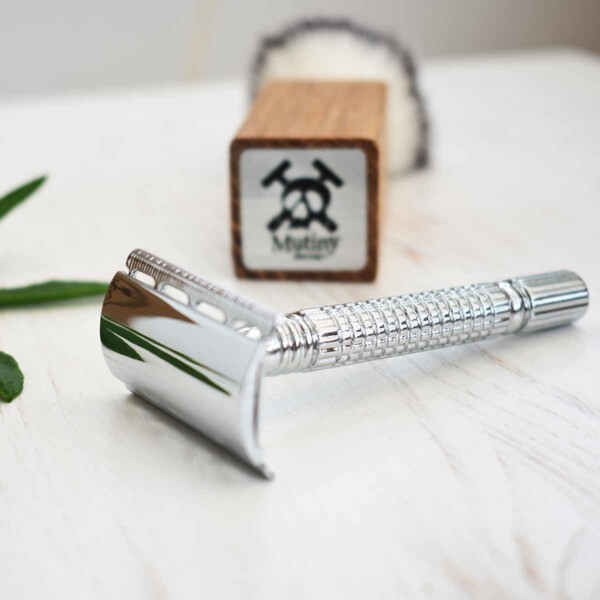 Mutiny Silver Double Edge Safety Razor With Brush