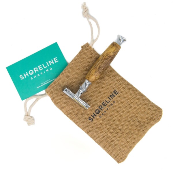 Shoreline Hessian Travel Bag With Safety Razor