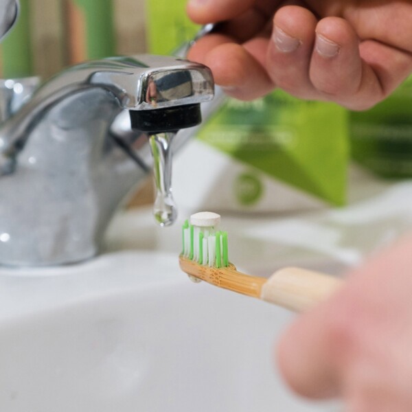 Peppermint Toothpaste Tablets - With Fluoride - Image 3