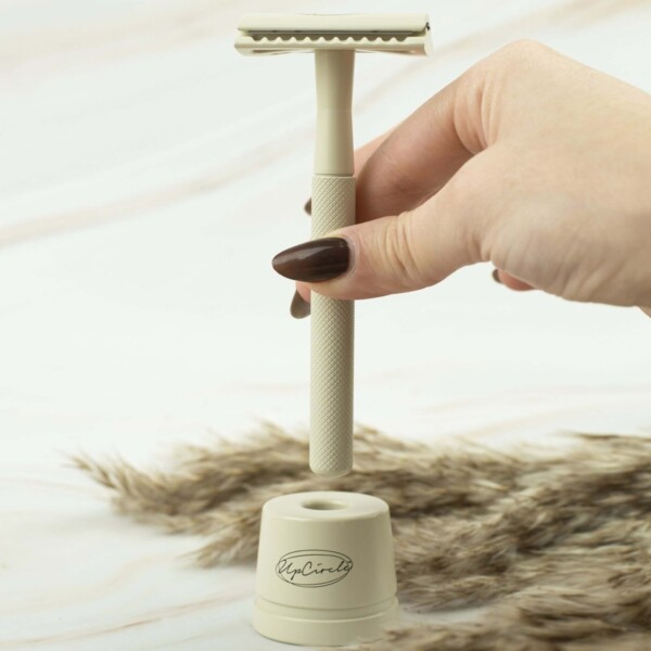 Double Edge Chrome Safety Razor with Stand - Beige - Image 4