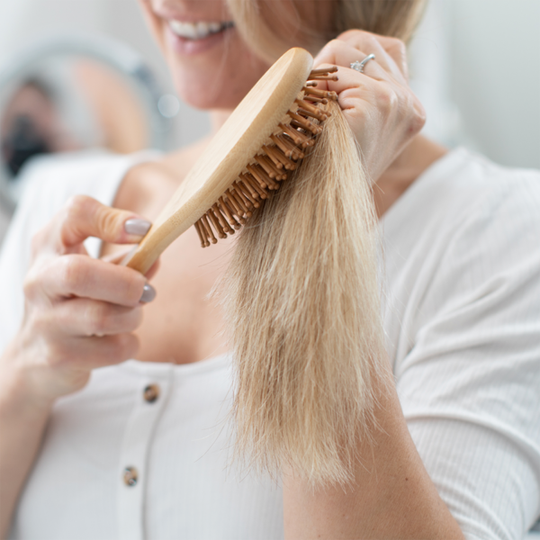 Bamboo Anti Static Oval Hairbrush - Image 3