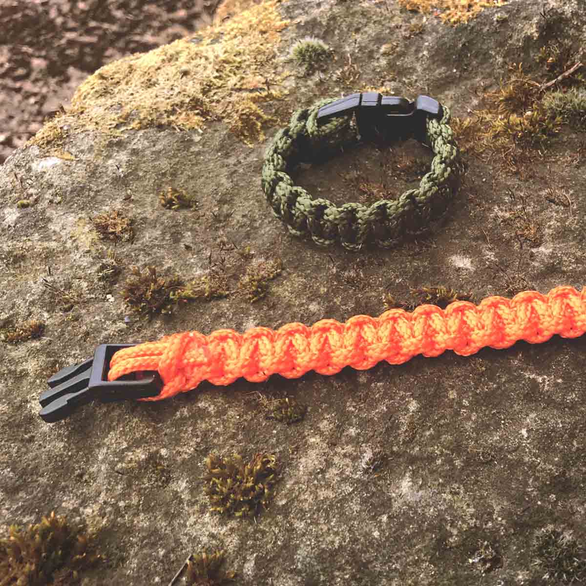 Reviews and Ratings for Gerber Guardian 31-002364 D2 Tactical Clip Point  Folder and Survival Paracord Bracelet Combo - KnifeCenter