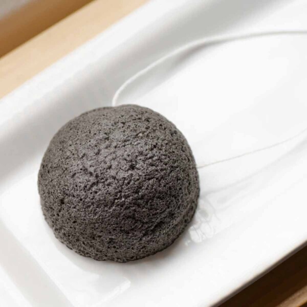 LUNA Charcoal Facial Sponge