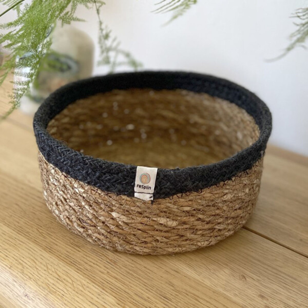 Shallow Seagrass & Jute Basket - Medium - Natural/Black - Image 2