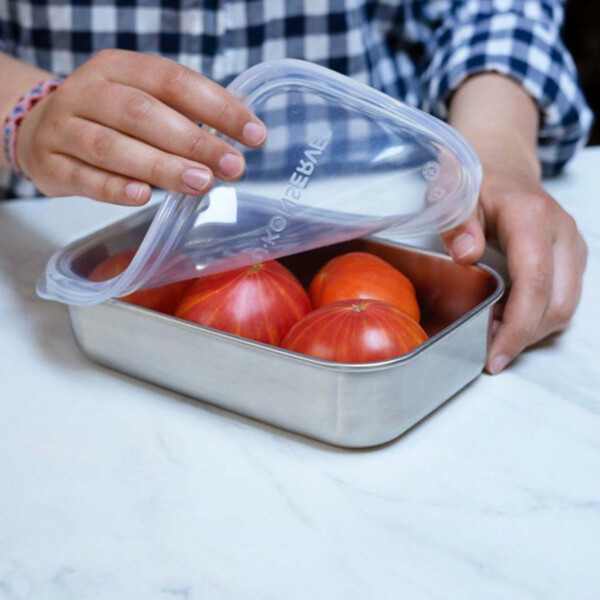 Large Rectangle Container with Silicone Lid - 45oz Clear - Image 2