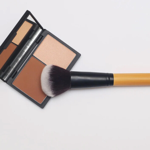 Bamboo Makeup Contour Brush - Image 3