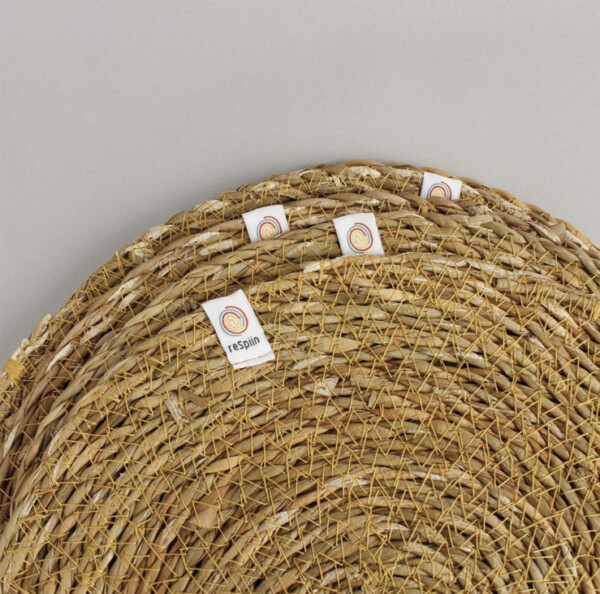 Seagrass Tablemats with Holder – Set of 6 - Image 2