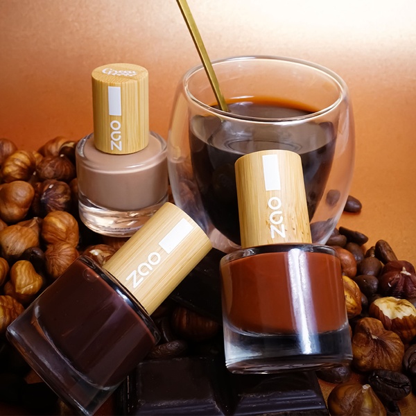 Nailpresso Manicure Christmas Gift Set - Moka, Hazelnut & Arabica nail polishes in a coffee setting